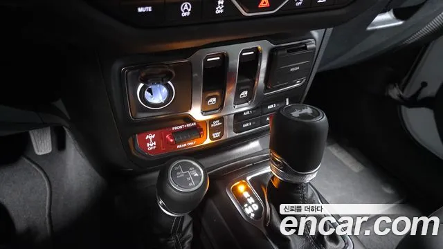 Jeep Wrangler JL — Фото автомобиля 27