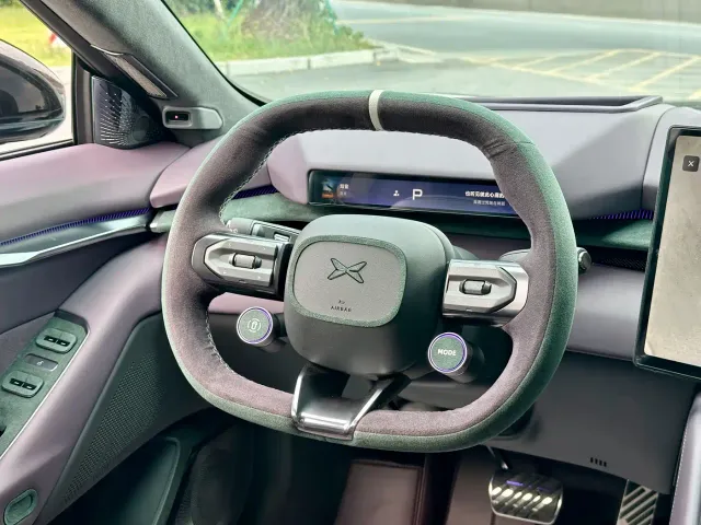 Xpeng P7 — Фото автомобиля 12