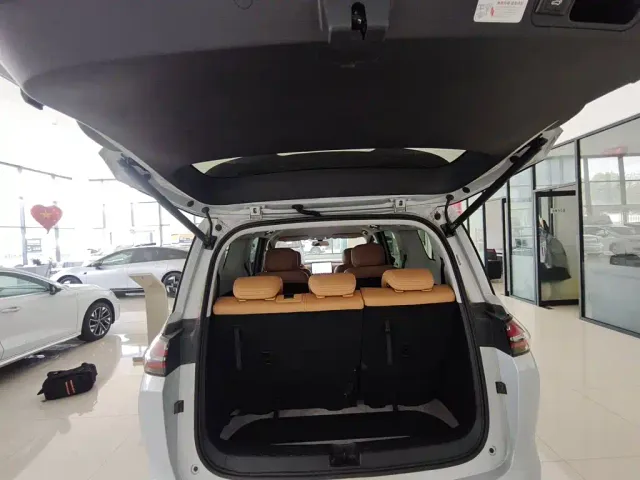 Wuling Starlight 730 — Фото автомобиля 18