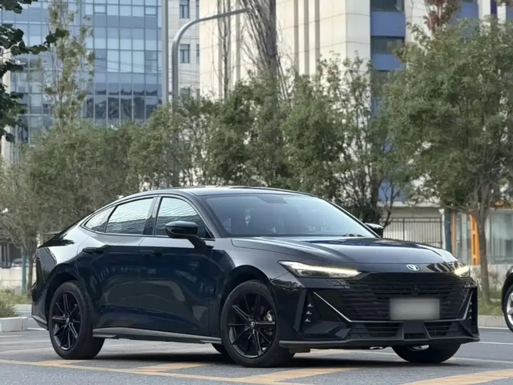 Changan Changan UNI-V 2022 1.5T Sport Edition — Фото автомобиля 8