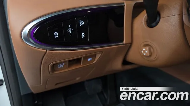 Genesis GV70 — Фото автомобиля 24