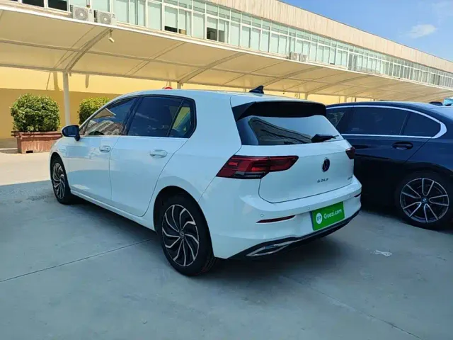 Volkswagen Golf — Фото автомобиля 21