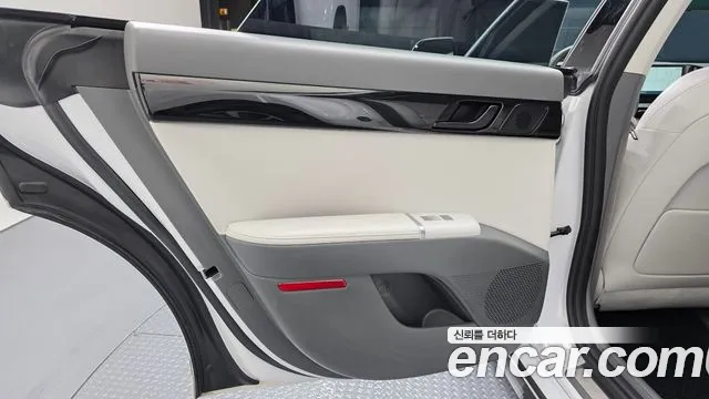 Hyundai Grandeur GN7 — Фото автомобиля 13