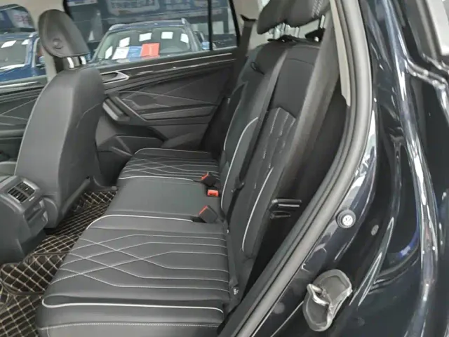 Volkswagen Tiguan L — Фото автомобиля 16