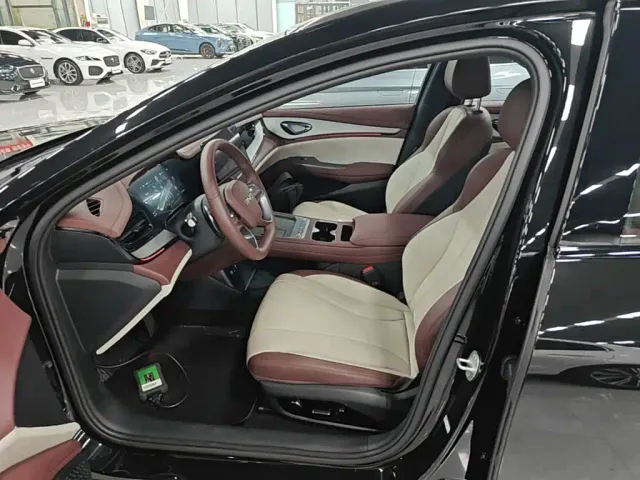 BYD Seal 07 DM-i — Фото автомобиля 15