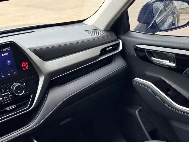 Toyota Highlander — Фото автомобиля 13