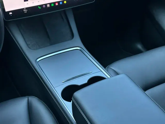 Tesla Model Y — Фото автомобиля 20