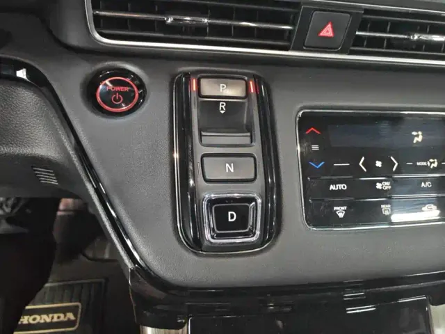 Honda Elysion — Фото автомобиля 16
