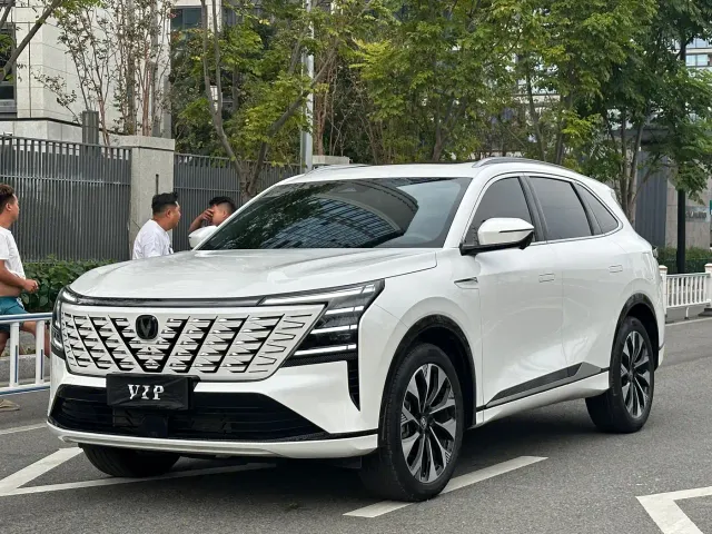 Фотография автомобиля — Changan CS75 Plus
