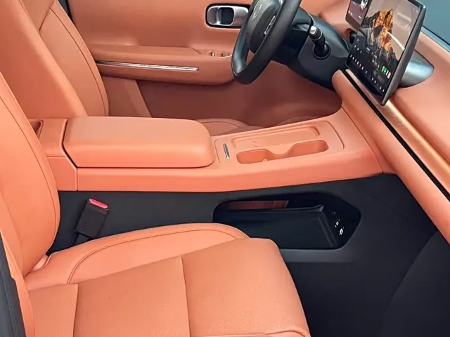 Leapmotor C10 — Фото автомобиля 6