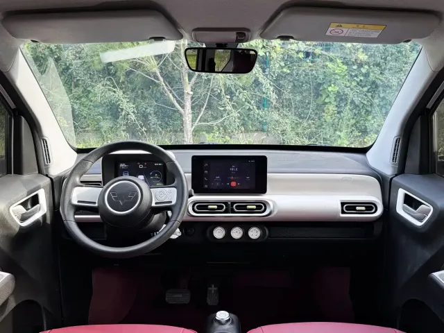 Wuling Hongguang Mini EV — Фото автомобиля 14