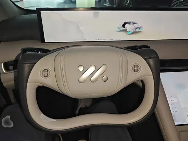 IM Motors LS6 — Фото автомобиля 10