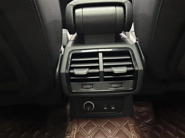 Audi Q3 — Фото автомобиля 25