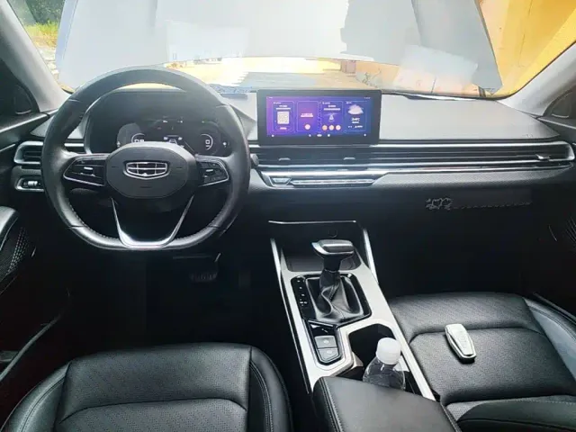 Geely Emgrand — Фото автомобиля 9