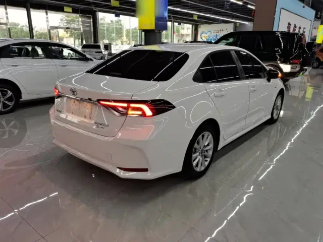 Toyota Corolla — Фото автомобиля 6