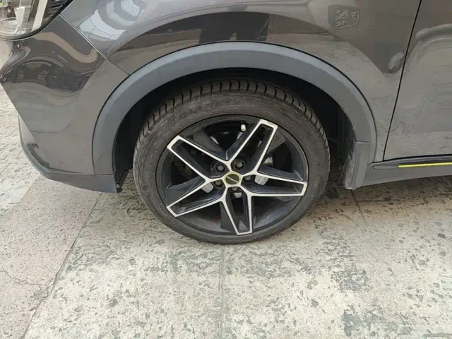 Roewe RX5 — Фото автомобиля 22
