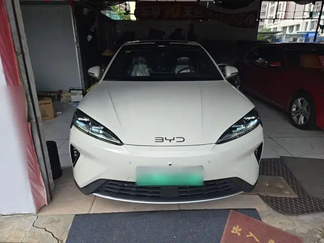 BYD Seal 07 DM-i — Фото автомобиля 2