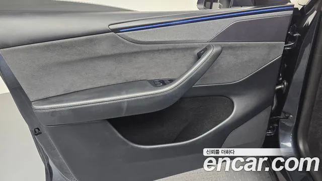 Tesla Model Y — Фото автомобиля 13