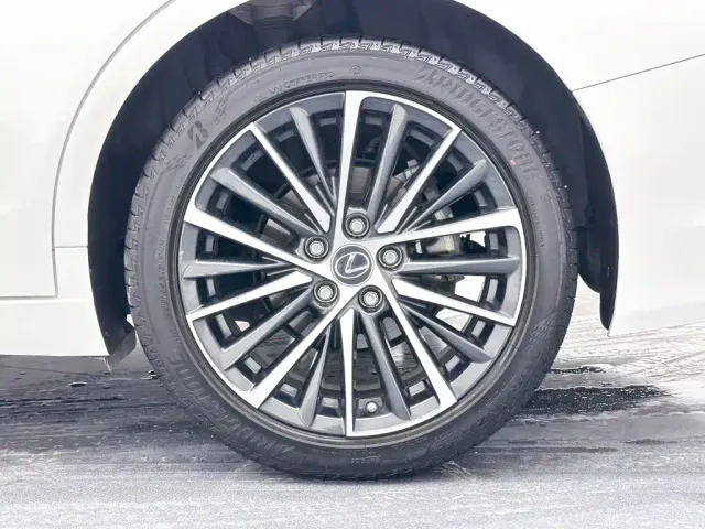 Lexus ES — Фото автомобиля 29