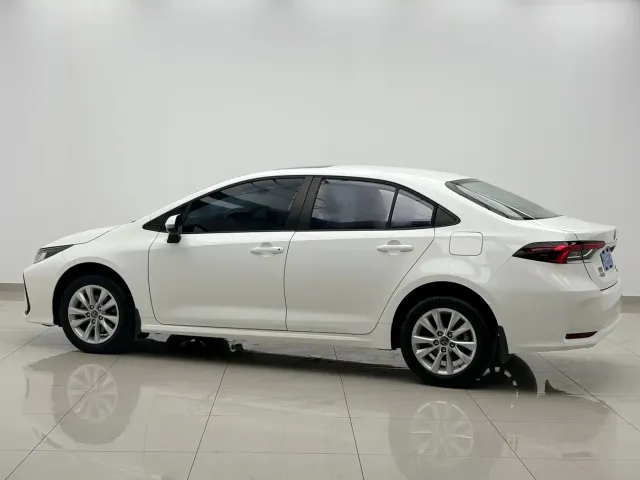 Toyota Corolla — Фото автомобиля 5