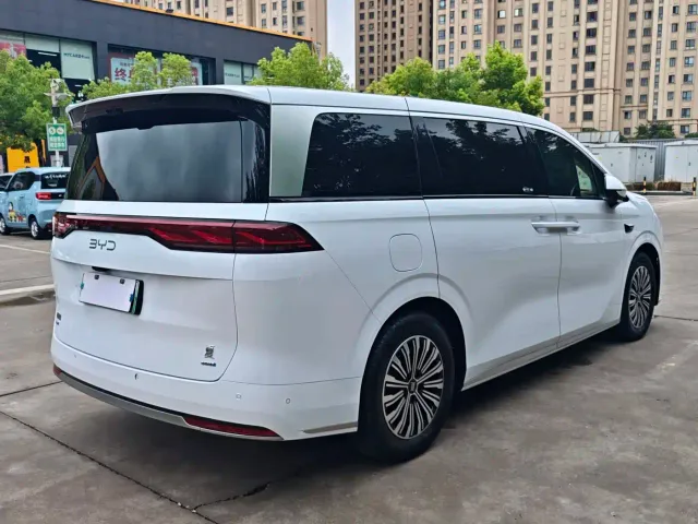 BYD Xia — Фото автомобиля 6