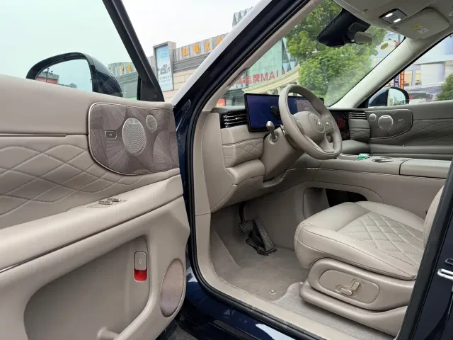 IM Motors LS9 — Фото автомобиля 6