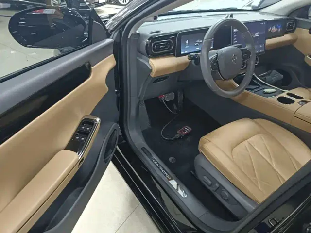 Leapmotor C01 — Фото автомобиля 15