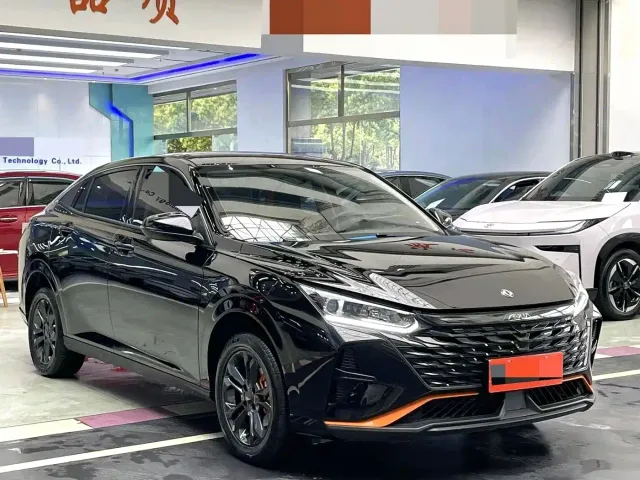 Dongfeng Yixuan — Фото автомобиля 3