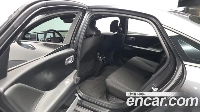 Hyundai Ioniq 6 — Фото автомобиля 18