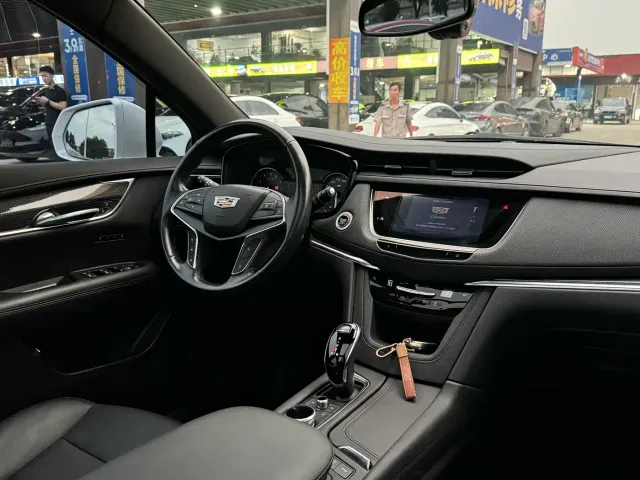 Cadillac XT5 — Фото автомобиля 11