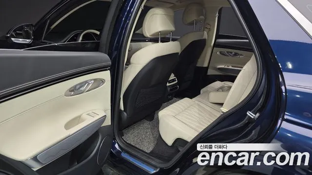 Genesis GV70 — Фото автомобиля 17