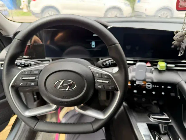 Hyundai Elantra — Фото автомобиля 6