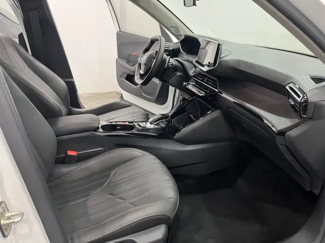 Peugeot 2008 — Фото автомобиля 4