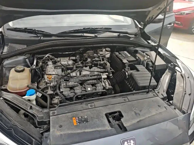 Roewe i5 — Фото автомобиля 19