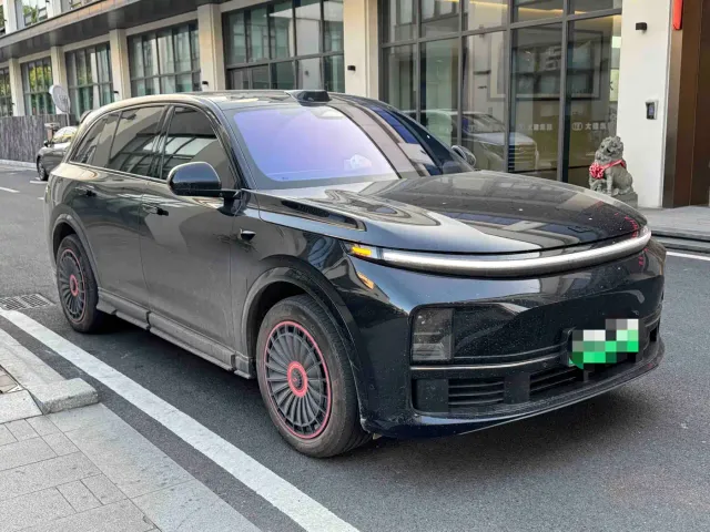 Li Auto L7 — Фото автомобиля 24