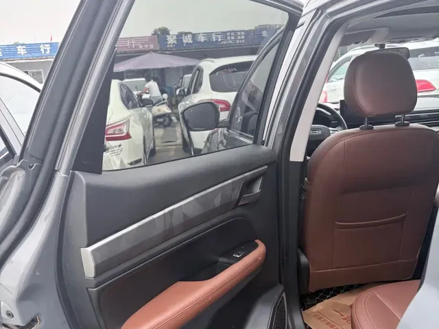 Geely Vision X6 — Фото автомобиля 9