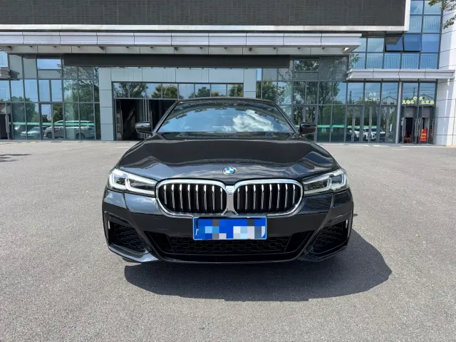 BMW 5 Series — Фото автомобиля 2