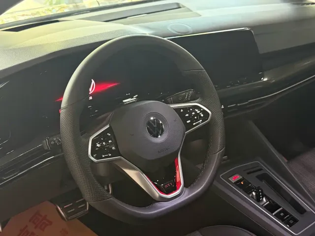 Volkswagen Golf GTI — Фото автомобиля 7