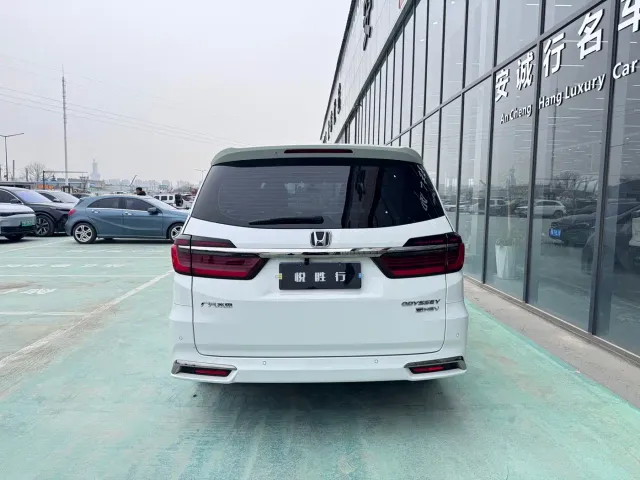 Honda Odyssey — Фото автомобиля 6