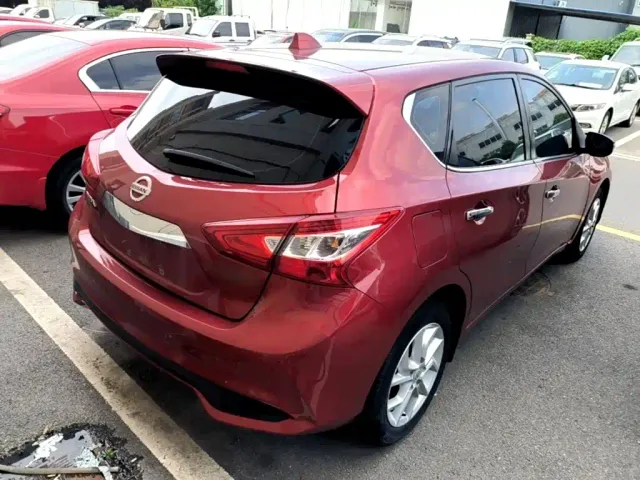 Nissan Tiida — Фото автомобиля 6