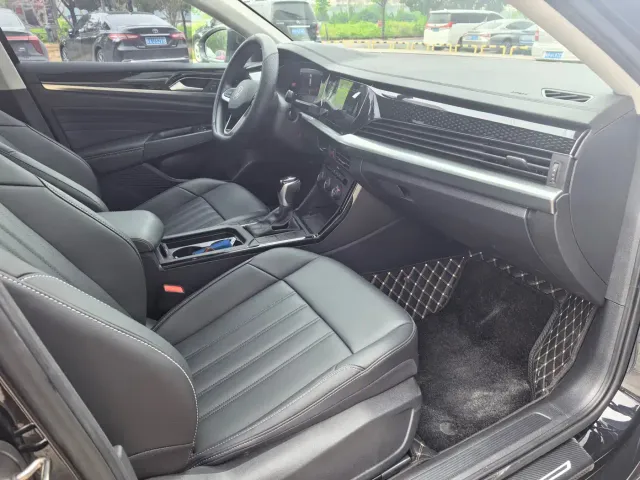 Volkswagen Passat — Фото автомобиля 11
