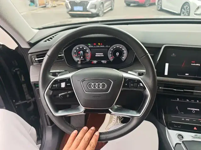 Audi Q6 — Фото автомобиля 10