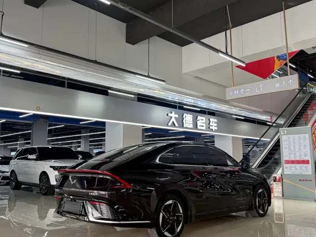 Wuling Starlight — Фото автомобиля 6
