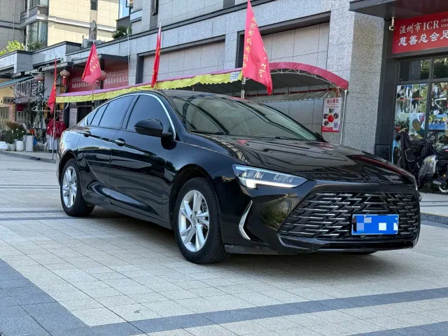 Buick Regal — Фото автомобиля 3