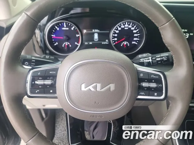 Kia Carnival Generation 4 — Фото автомобиля 16