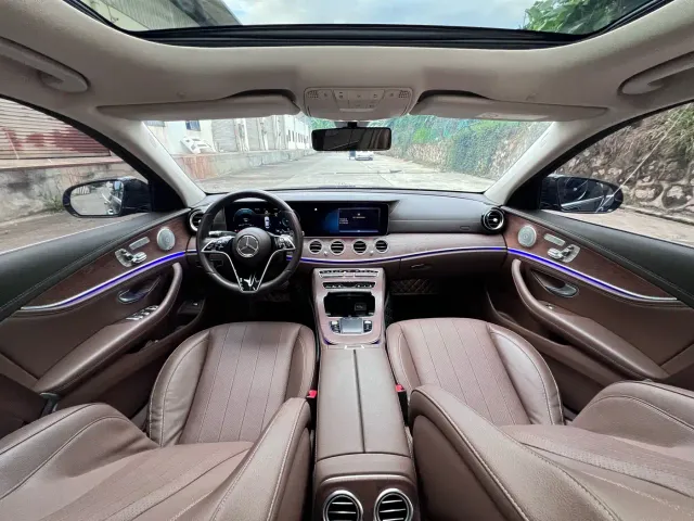 Mercedes-Benz E-Class — Фото автомобиля 5