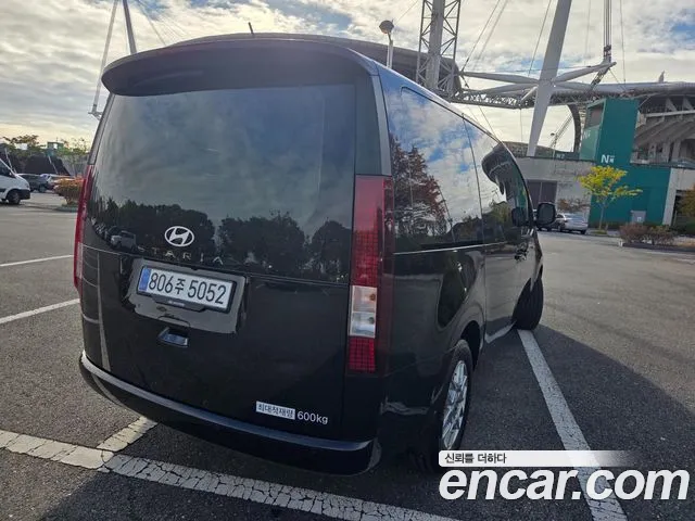 Hyundai Staria — Фото автомобиля 2