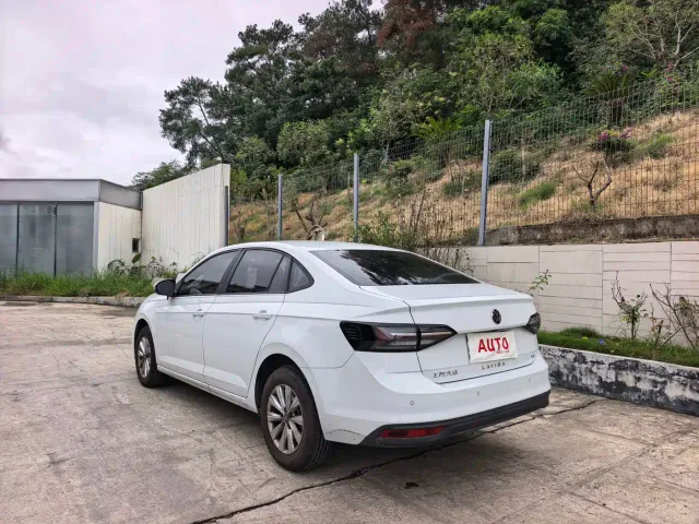 Volkswagen Lavida — Фото автомобиля 5