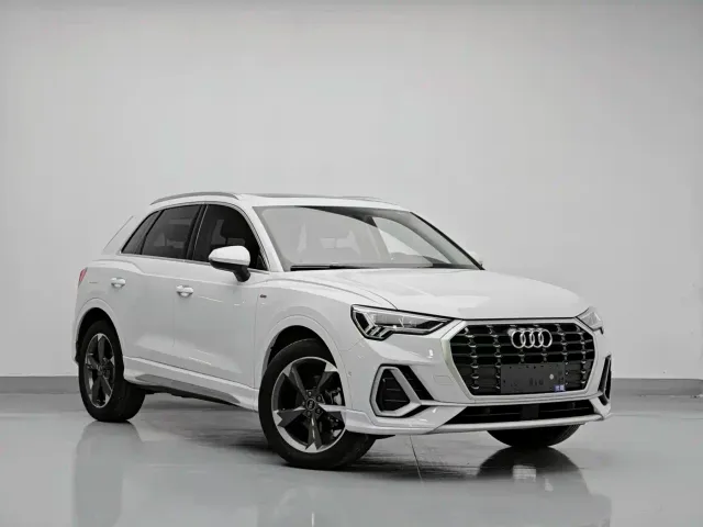 Audi Q3 — Фото автомобиля 3