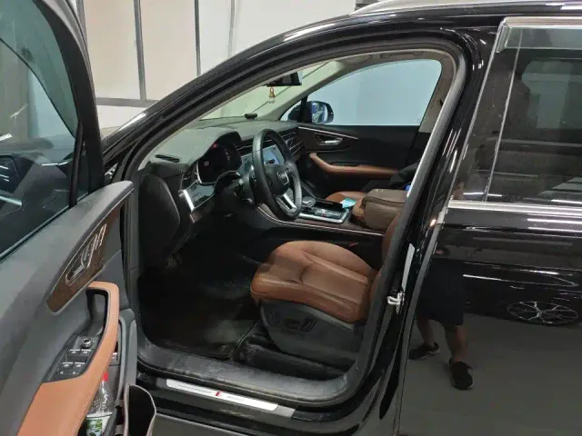 Audi Q7 — Фото автомобиля 5
